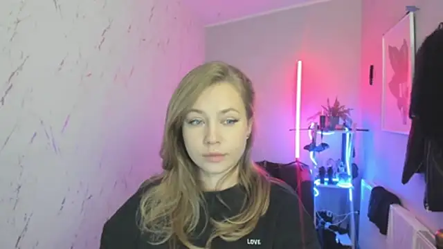 holly xglam online show from 11/27/25, 08:11