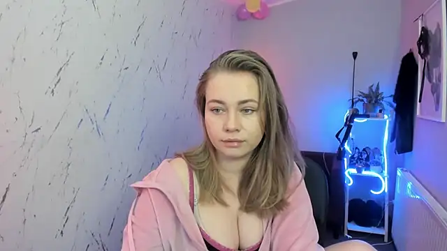 holly xglam online show from 02/09/26, 08:35