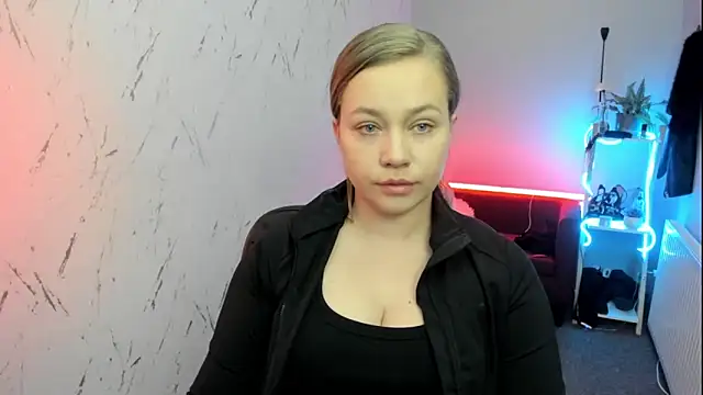 holly xglam online show from 04/22/26, 07:59