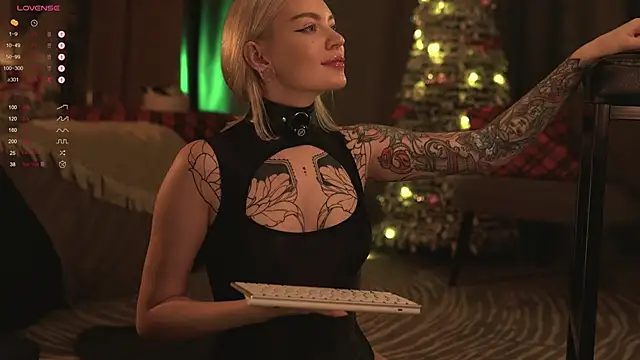 LinaKinky online show from 12/30/24, 10:43