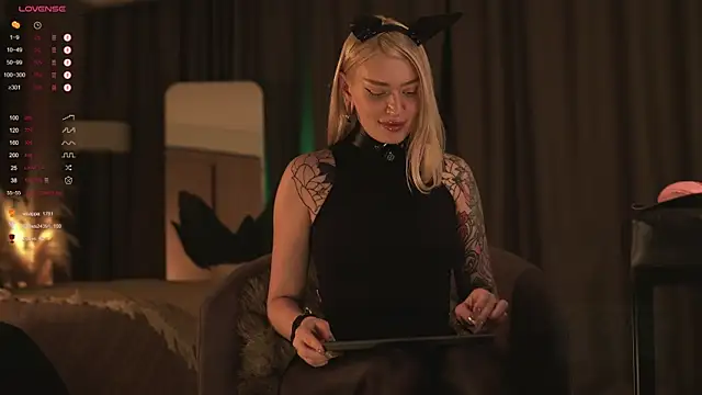 LinaKinky online show from 01/24/25, 06:04