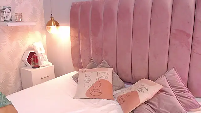 LeenaBrown online show from 04/11/26, 12:42