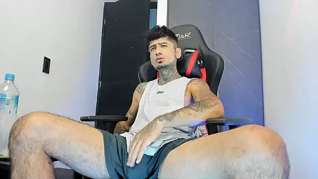 Snapshot of sergiio_mesa27 chatting on 03/07/25, 02:23 sergiio mesa27 online show from 03/07/25, 02:23