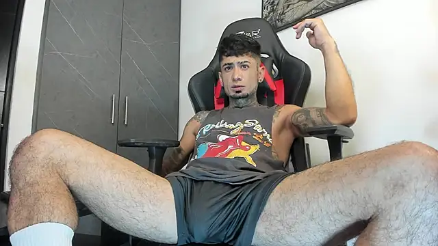 Snapshot of sergiio_mesa27 chatting on 10/03/25, 01:30 sergiio mesa27 online show from 10/03/25, 01:30