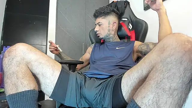 Snapshot of sergiio_mesa27 chatting on 10/10/25, 03:55 sergiio mesa27 online show from 10/10/25, 03:55