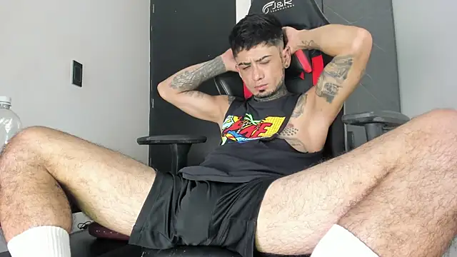 Snapshot of sergiio_mesa27 chatting on 11/11/25, 02:55 sergiio mesa27 online show from 11/11/25, 02:55