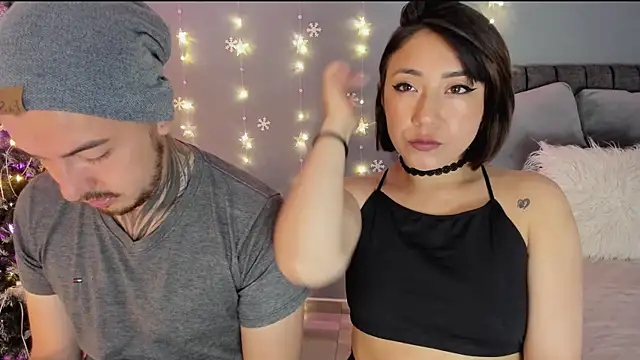 Snapshot of Hot_Couple666 chatting on 12/14/24, 01:39 Hot Couple666 online show from 12/14/24, 01:39