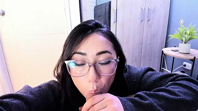 Snapshot of Hot_Couple666 chatting on 03/11/25, 01:48 Hot Couple666 online show from 03/11/25, 01:48