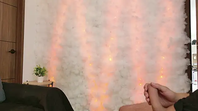 Snapshot of Hot_Couple666 chatting on 12/15/25, 06:12 Hot Couple666 online show from 12/15/25, 06:12