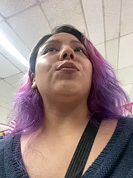 Snapshot of PurpleHaze17 chatting on 12/04/24, 02:09 PurpleHaze17 online show from 12/04/24, 02:09