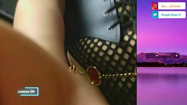 Snapshot of PurpleHaze17 chatting on 11/04/25, 11:26 PurpleHaze17 online show from 11/04/25, 11:26