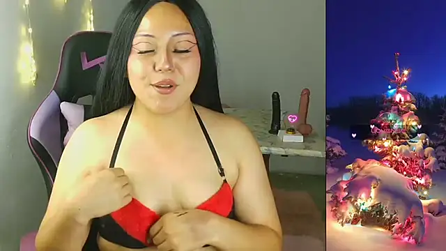 Snapshot of PurpleHaze17 chatting on 12/14/25, 05:46 PurpleHaze17 online show from 12/14/25, 05:46