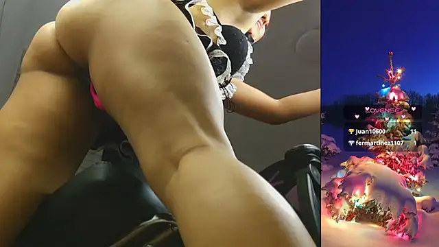 Snapshot of PurpleHaze17 chatting on 12/15/25, 08:35 PurpleHaze17 online show from 12/15/25, 08:35