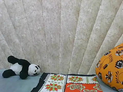 Snapshot of Sexy_Villagegal chatting on 09/13/25, 05:35 Sexy Villagegal online show from 09/13/25, 05:35