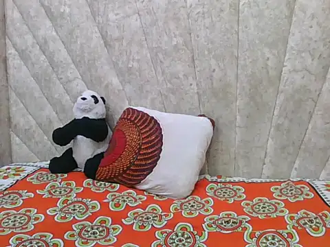 Snapshot of Sexy_Villagegal chatting on 10/24/25, 03:08 Sexy Villagegal online show from 10/24/25, 03:08