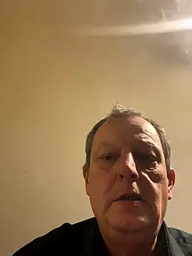 Snapshot of chubbybear2cum chatting on 11/12/25, 04:35 chubbybear2cum online show from 11/12/25, 04:35