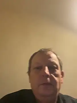 Snapshot of chubbybear2cum chatting on 11/19/25, 02:44 chubbybear2cum online show from 11/19/25, 02:44