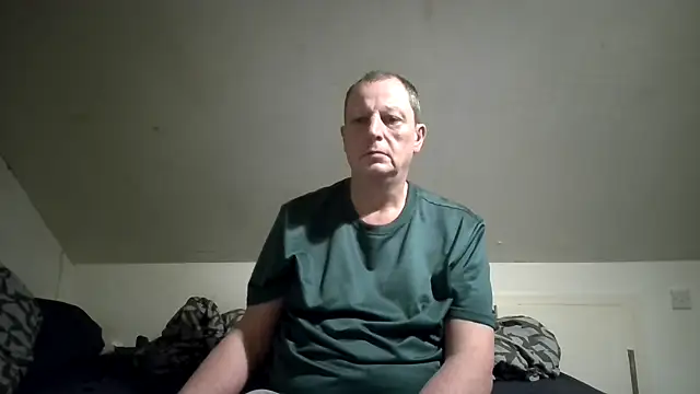 Snapshot of chubbybear2cum chatting on 12/15/25, 11:20 chubbybear2cum online show from 12/15/25, 11:20