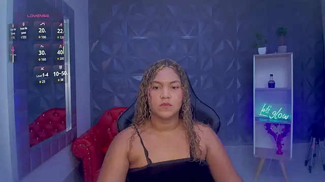 Snapshot of Cristal_War chatting on 01/18/26, 10:24 Cristal War online show from 01/18/26, 10:24