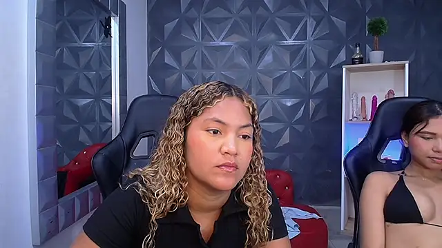 Snapshot of Cristal_War chatting on 02/18/26, 11:11 Cristal War online show from 02/18/26, 11:11