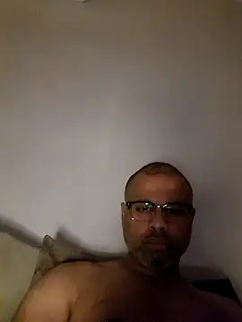 Snapshot of desi_black_cock chatting on 12/03/24, 08:27 desi black cock online show from 12/03/24, 08:27