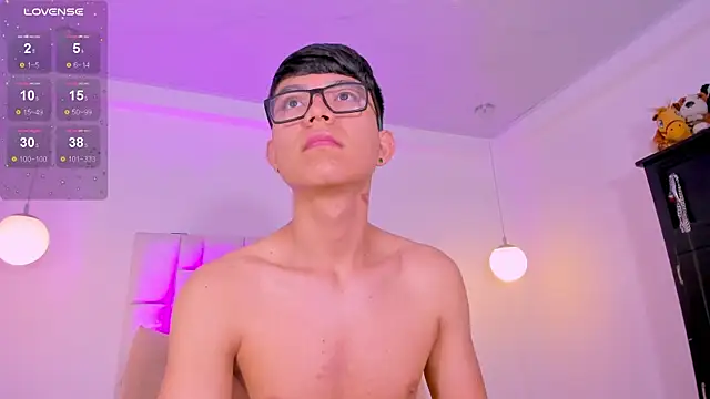 CodyTwink online show from 04/14/26, 09:37