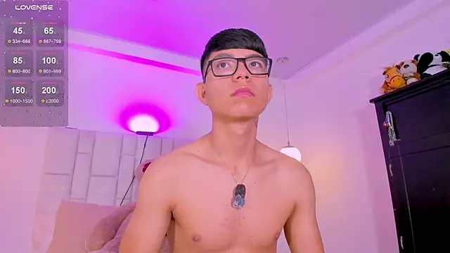 CodyTwink online show from 04/15/26, 01:29