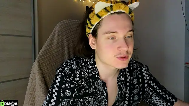 Snapshot of MoreRealAlex chatting on 02/06/26, 10:29 MoreRealAlex online show from 02/06/26, 10:29