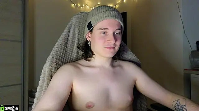 Snapshot of MoreRealAlex chatting on 02/08/26, 12:25 MoreRealAlex online show from 02/08/26, 12:25