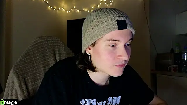 Snapshot of MoreRealAlex chatting on 02/10/26, 08:35 MoreRealAlex online show from 02/10/26, 08:35