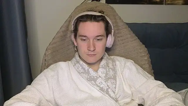 MoreRealAlex online show from 05/31/26, 01:14