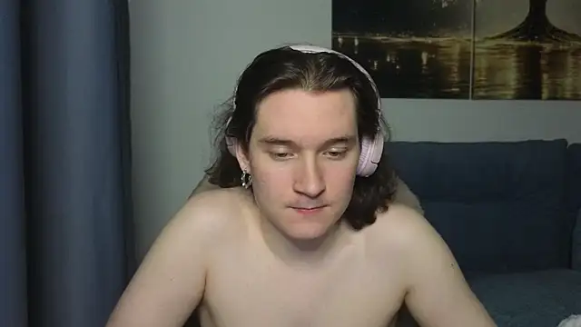 MoreRealAlex online show from 06/01/26, 03:52