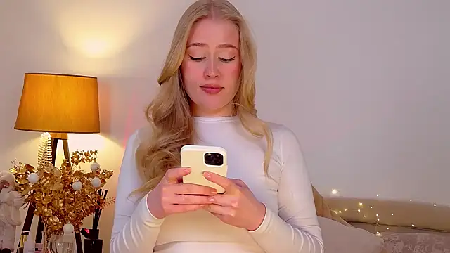 Snapshot of JuliaJaee chatting on 01/07/25, 06:56 JuliaJaee online show from 01/07/25, 06:56