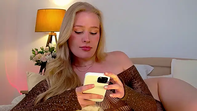 Snapshot of JuliaJaee chatting on 03/07/25, 08:00 JuliaJaee online show from 03/07/25, 08:00