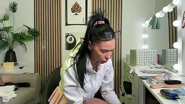 NattyFierros online show from 09/23/25, 09:45