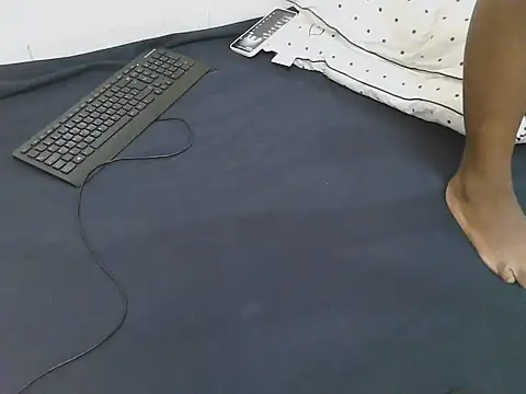 lella-0 online show from 04/04/26, 09:40