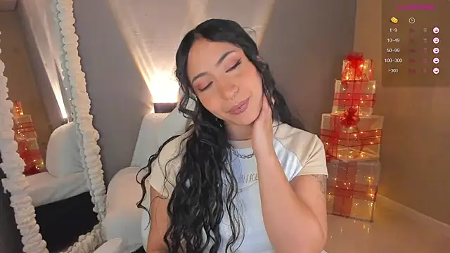 Snapshot of amber_curly chatting on 12/16/24, 04:38 amber curly online show from 12/16/24, 04:38