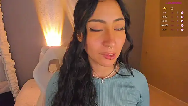 Snapshot of amber_curly chatting on 01/31/25, 07:18 amber curly online show from 01/31/25, 07:18