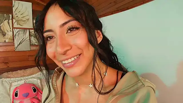 Snapshot of amber_curly chatting on 10/24/25, 09:11 amber curly online show from 10/24/25, 09:11