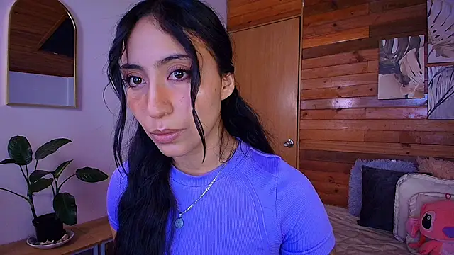 amber curly online show from 04/15/26, 06:15