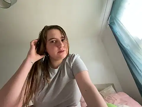 Snapshot of EvieRoseex chatting on 10/31/25, 09:43 EvieRoseex online show from 10/31/25, 09:43