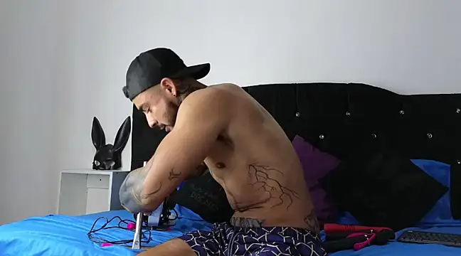 john cartter1 online show from 02/12/25, 11:18