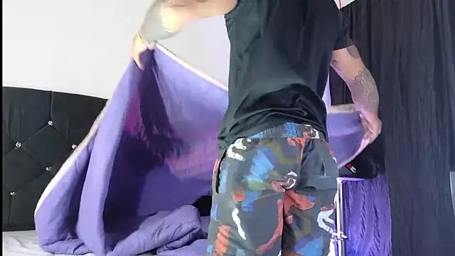 john cartter1 online show from 10/22/25, 11:10