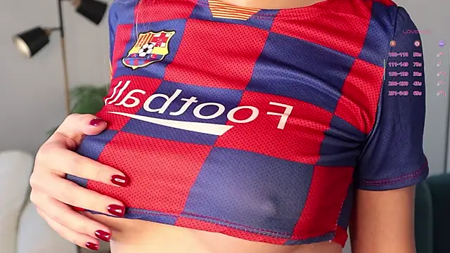 Snapshot of Sandy-the-Squirrel chatting on 10/21/25, 07:42 Sandy-the-Squirrel online show from 10/21/25, 07:42