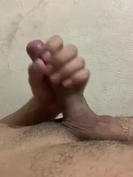 rodrig3105 online show from 03/19/25, 10:42