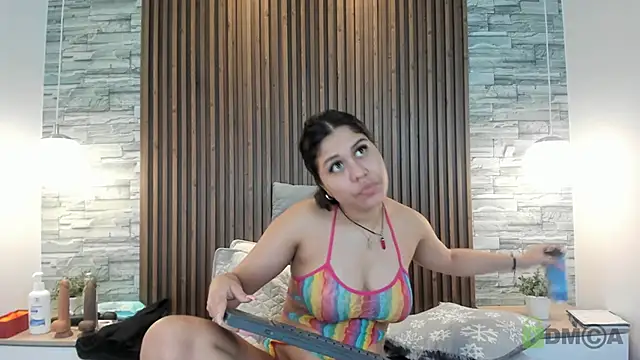 Snapshot of alannavidal chatting on 01/29/25, 06:43 alannavidal online show from 01/29/25, 06:43