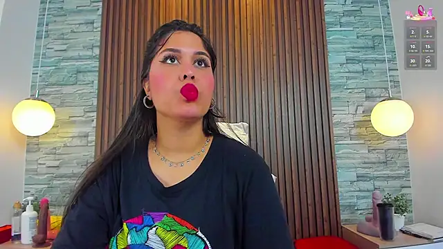 Snapshot of alannavidal chatting on 11/05/25, 03:06 alannavidal online show from 11/05/25, 03:06