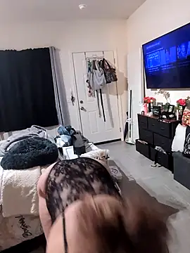 EverlynnCynn20 online show from 09/15/25, 07:30