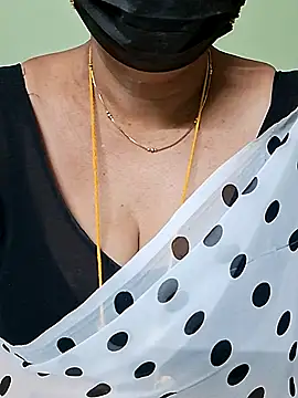 ananya956 online show from 03/19/25, 12:04