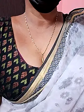 ananya956 online show from 09/13/25, 11:32